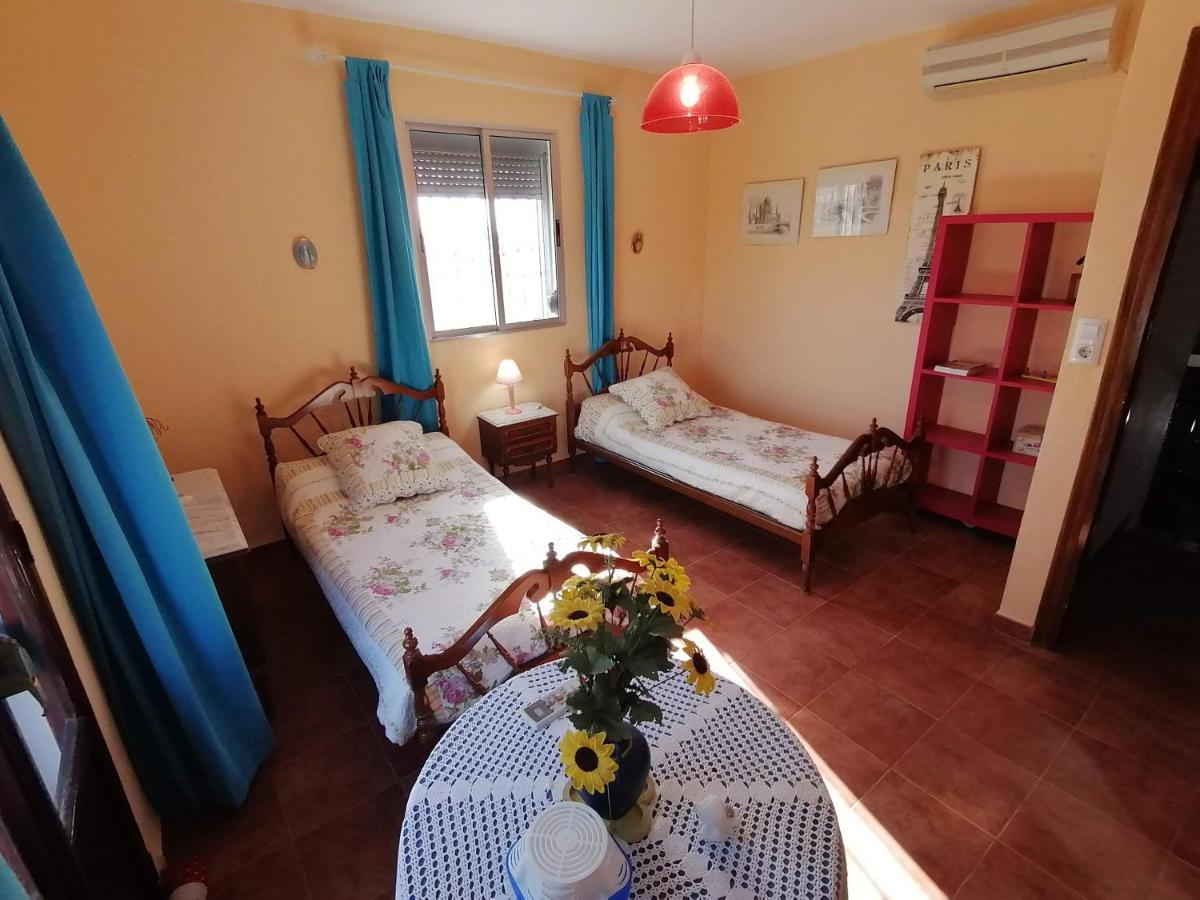 הוילה Alcalá de Guadaira Rancho Jardines De Marchenilla מראה חיצוני תמונה