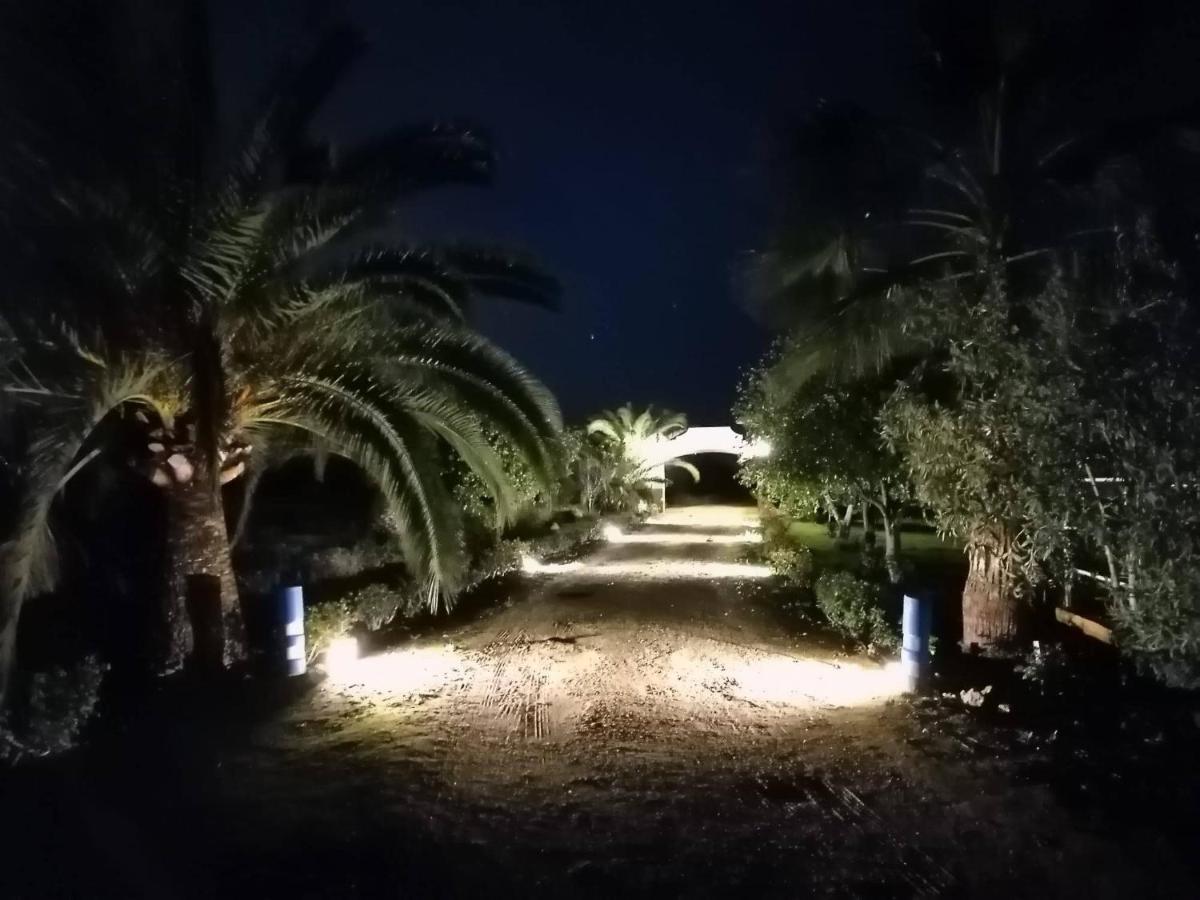 הוילה Alcalá de Guadaira Rancho Jardines De Marchenilla מראה חיצוני תמונה