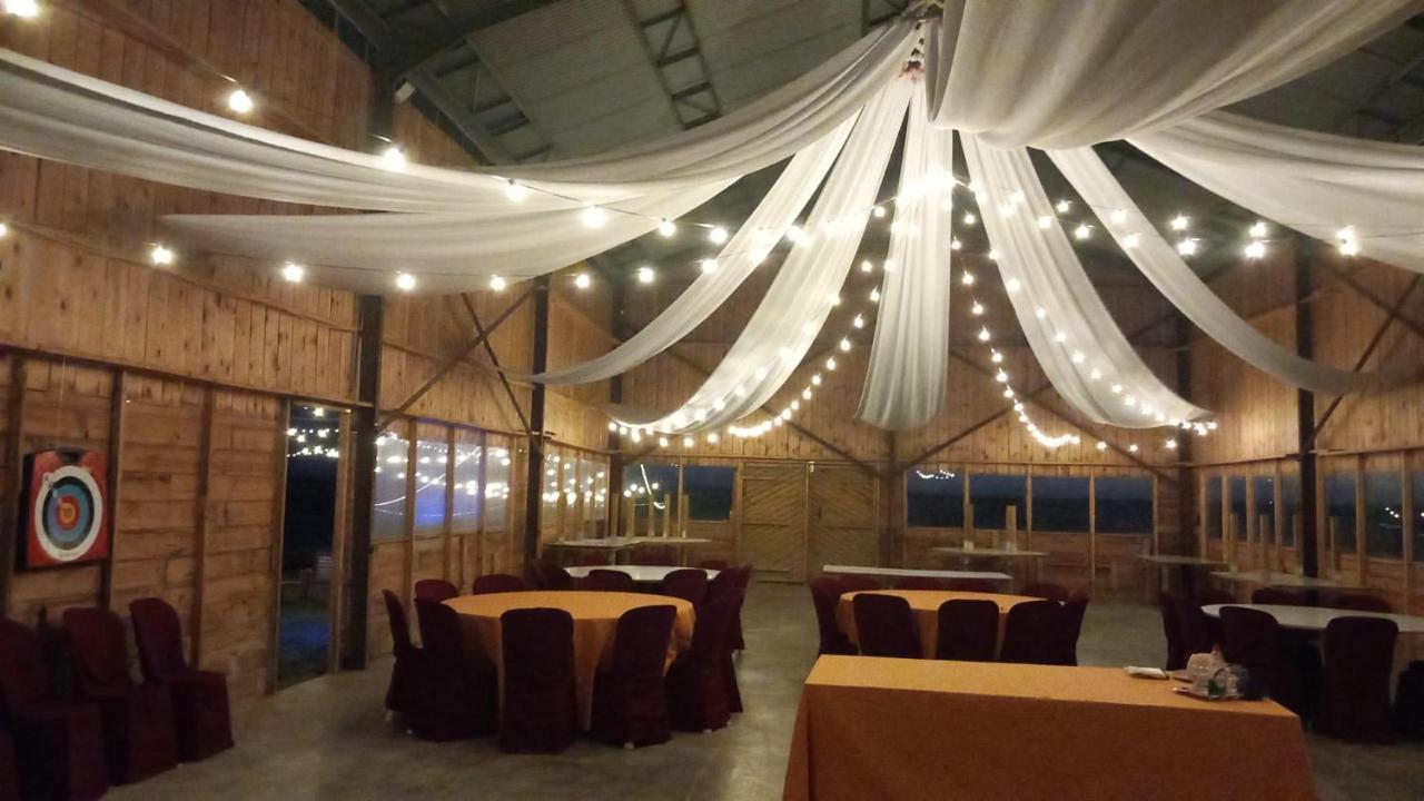 הוילה Alcalá de Guadaira Rancho Jardines De Marchenilla מראה חיצוני תמונה